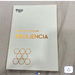 White and Gold Resiliencia Book